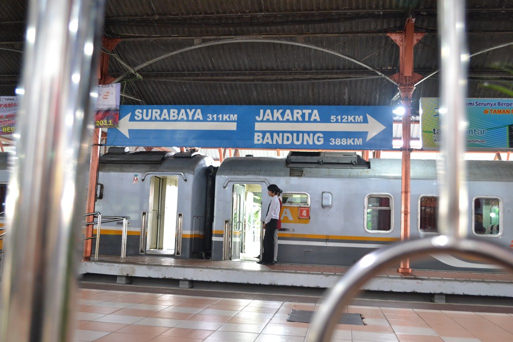 Ke Kiri / Ke Kanan Aku Pulang
