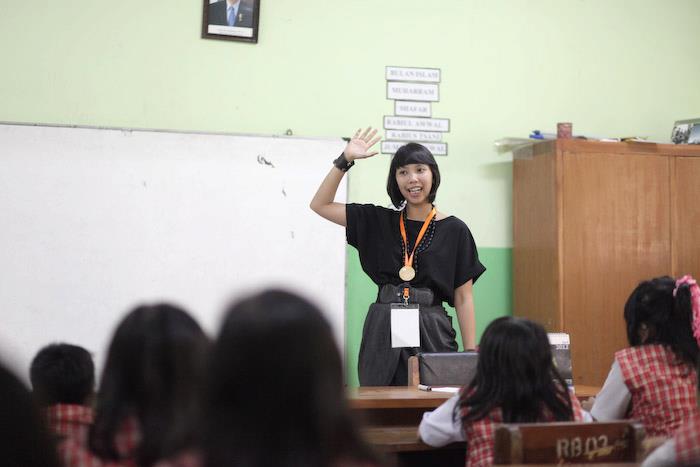 gita di depan kelas