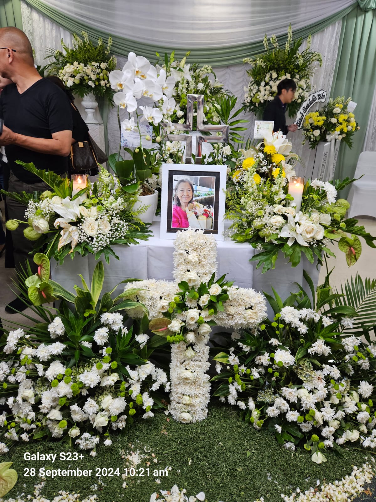 Sebuah Obituari untuk Mba Julia